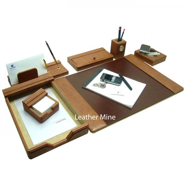 DS105 : Desk Set