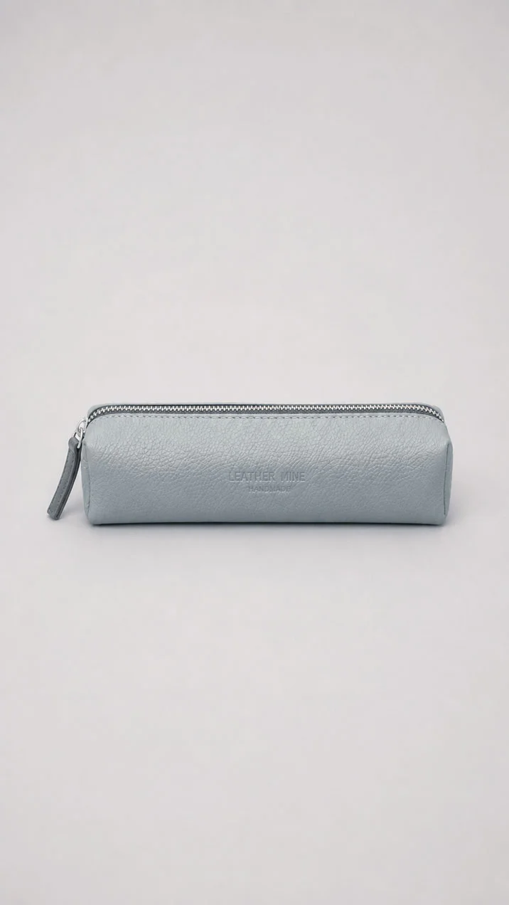กระเป๋าใส่เครื่องสำอางหนังแท้ ทรงกระบอก (Leather Cosmetic Bag) – โรงงานรับผลิต OEM Leather Mine
